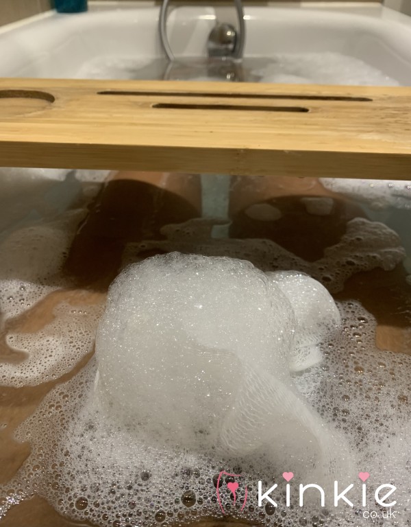 Hairy 🐈‍⬛ In The Bath