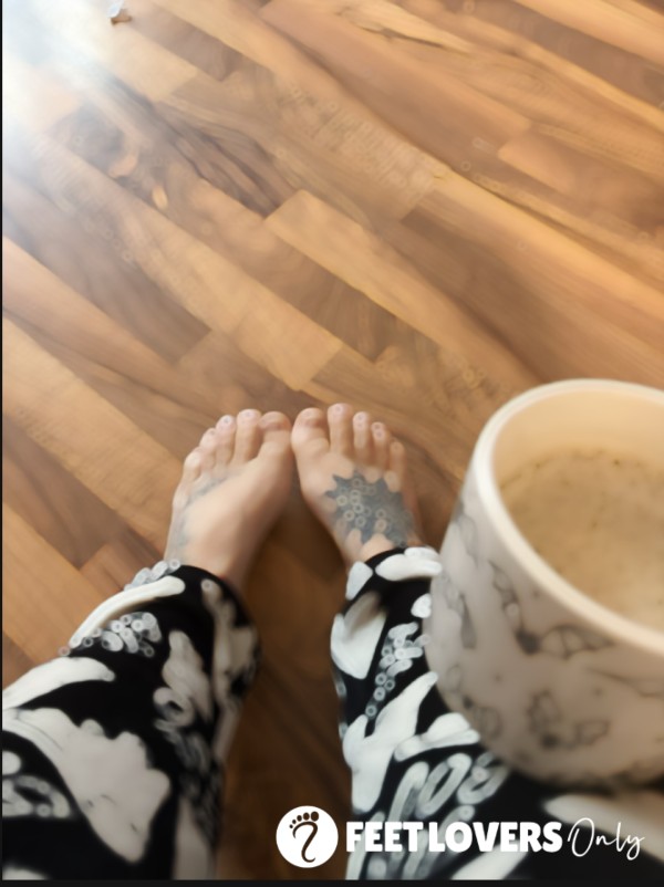 Halloween Feet & Coffee