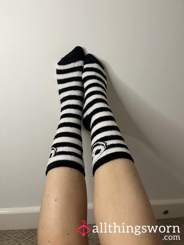 Fluffy Socks 🧦 🖤