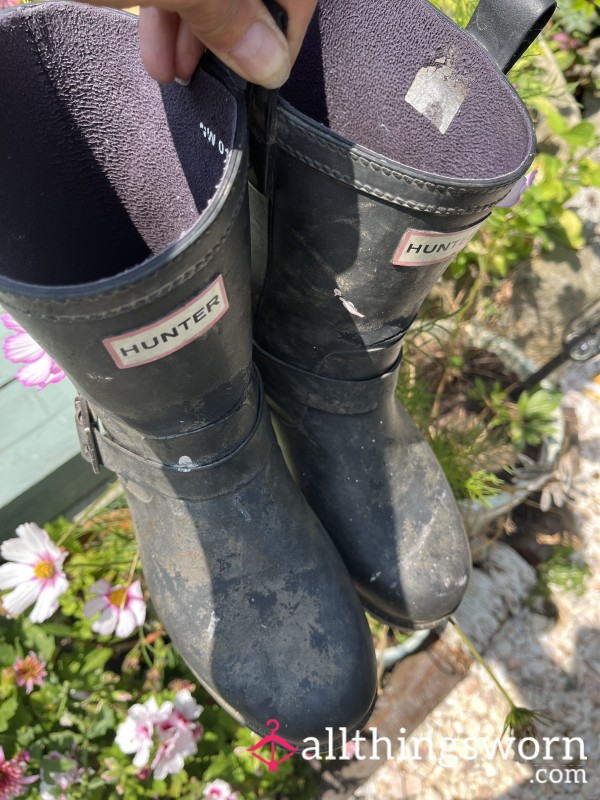 Hard Worked Hunters || Size 6 UK