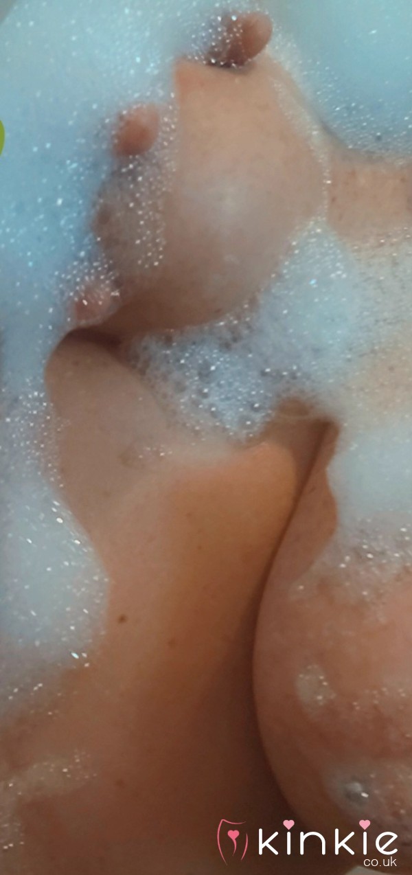 Have A Bath With Me 💋
