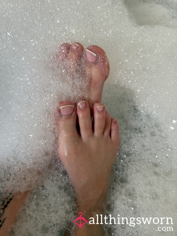 Having Fun In The Bath👀🦶🏻