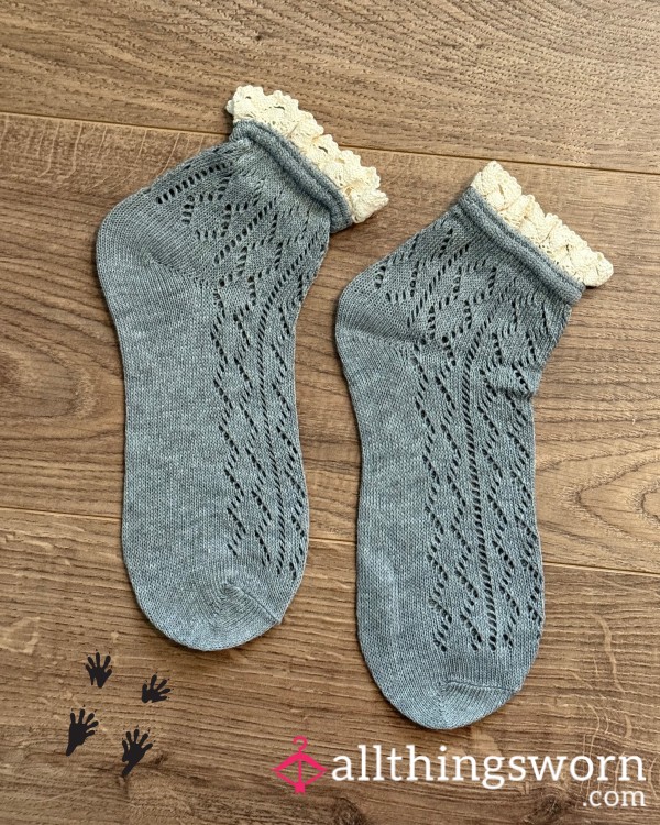 Heather Grey Pointelle Ankle Socks With Cream Lace Ruffle For Custom Wear