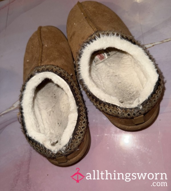 Heavily Worn Dirty House Slippers 😮‍💨