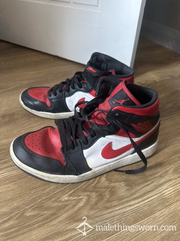 Heavily Worn Jordan 1s