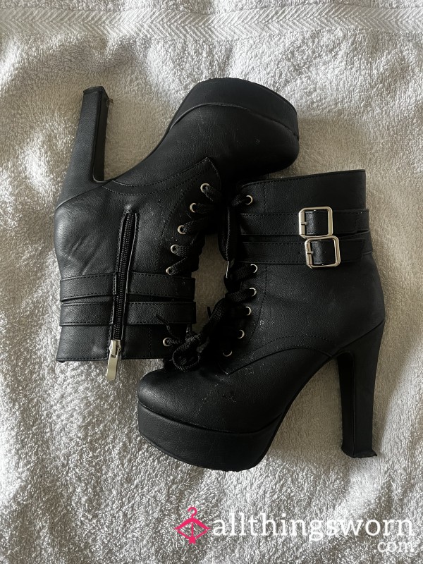 Heeled Boots / Pleasers