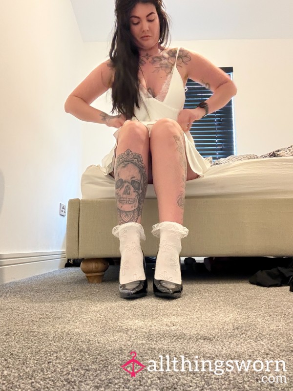 Heels & Socks 🤍🖤