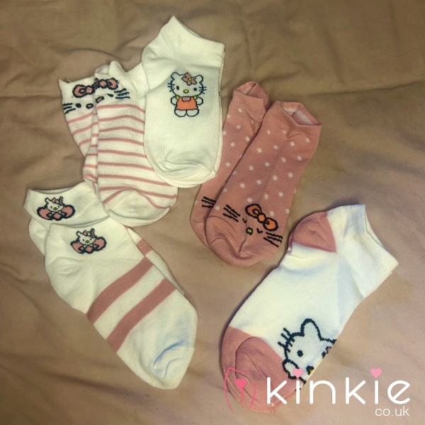HELLO KITTY ANKLE SOCKS