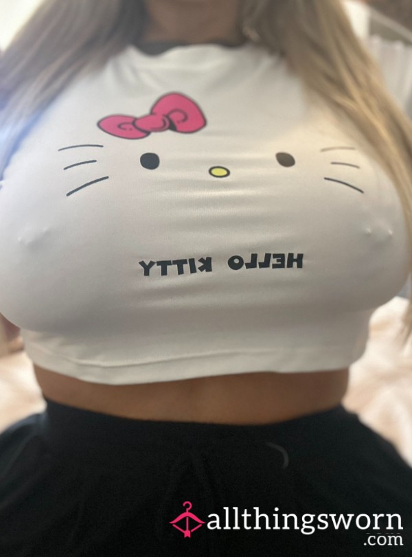 Hello Kitty Crop Tee 🐱💗