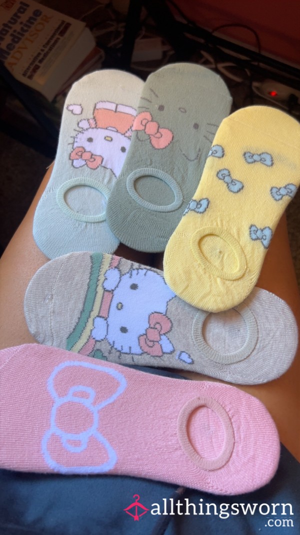 Hello Kitty Footie Socks !! 🐱 👣 $20 For 24 Hours, $25 For 48 Hours. Claim Yours Now !!!!!!