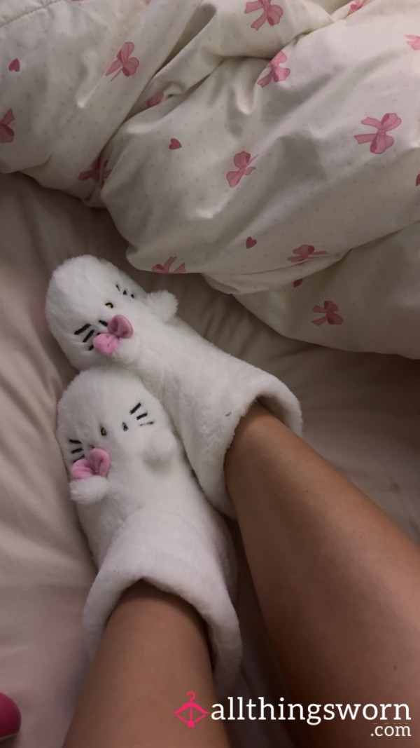 Hello Kitty Slippers