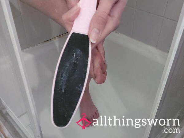 Help Me Clean My Feet 🙏🏻👣