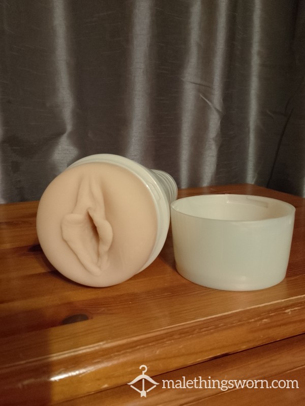 Henessy "Fanatic" Fleshlightgirl Male Masturbator Sleeve (Used)
