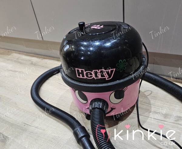 Hetty Hoover Dust 💨