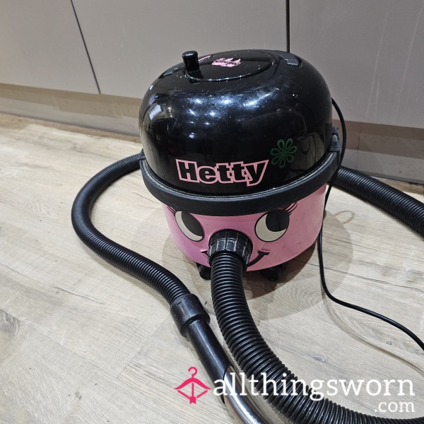 Hetty Hoover Dust 💨