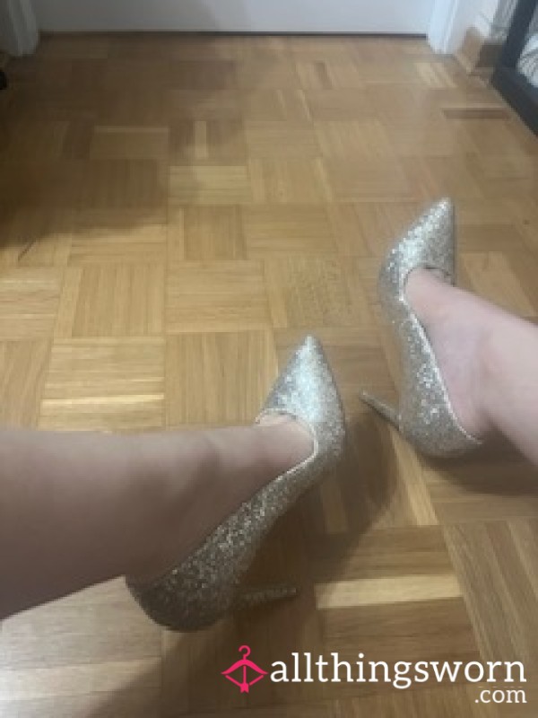 High And Smelly Heels