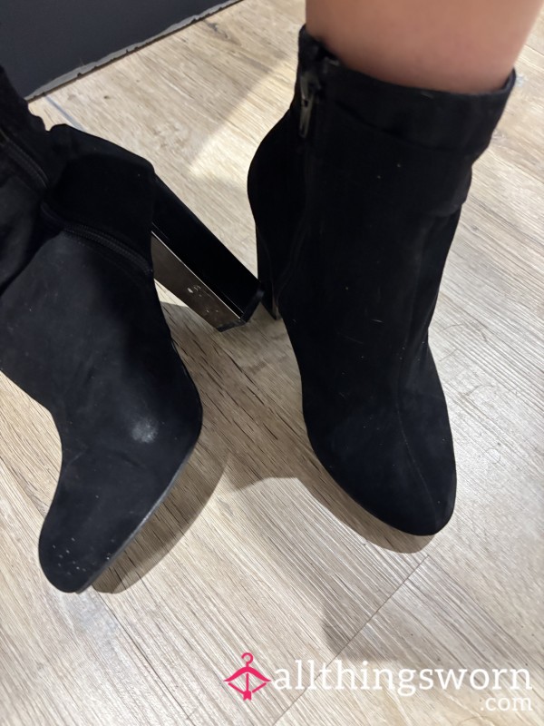 High Ankle Boots In Suede Size 6