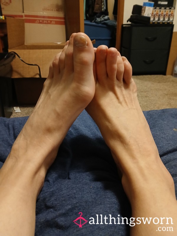 High Arches, Long Toes And NO Pedicure- I Am A Natural Beauty!