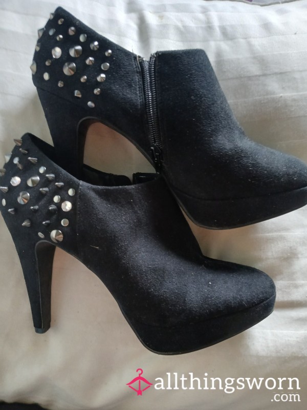 High Studded Ankle Boots + 5 Photoset + Nude Tights