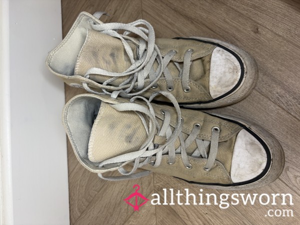 High Top, Stinky, Worn Out Converse, Dirty Laces, Imprinted Soles🦶🏼