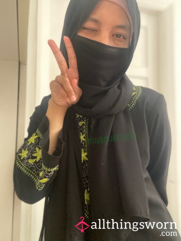 🧕Hijabi Striptease: Voyeur POV