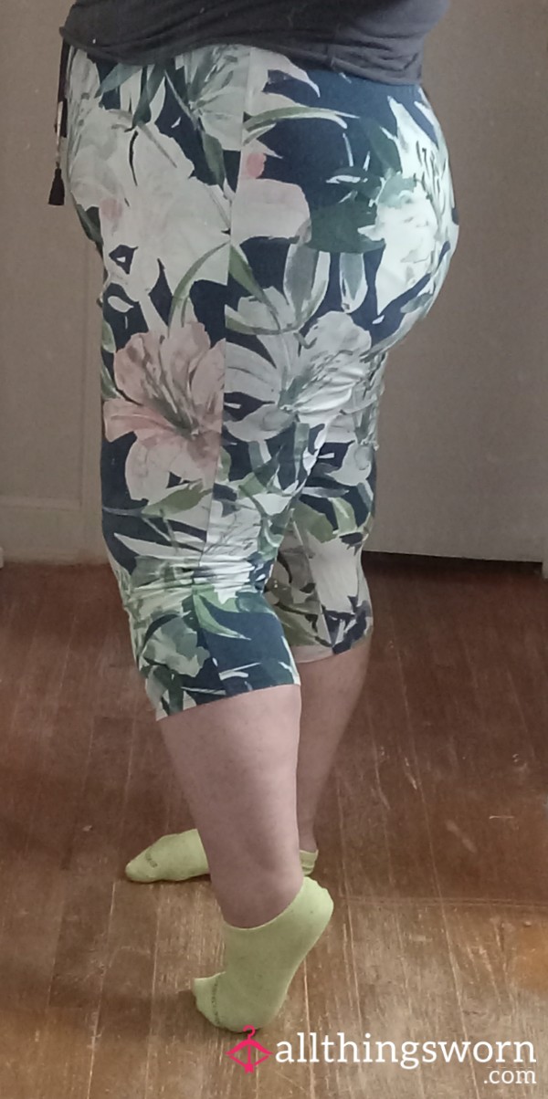 Holey Flower Pattern Stretch Pants
