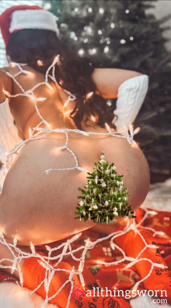 Holiday Cheer: Festive Nudes