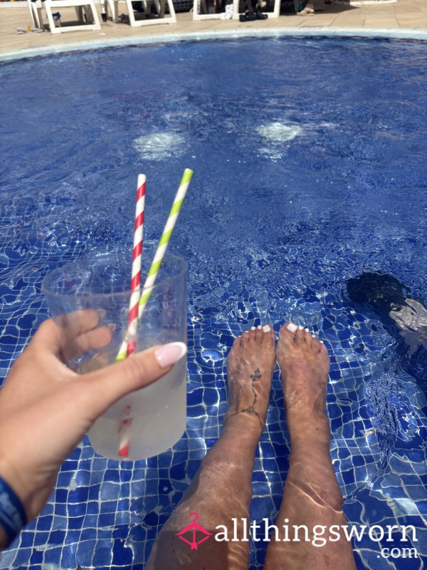 Holiday Feet 🦶