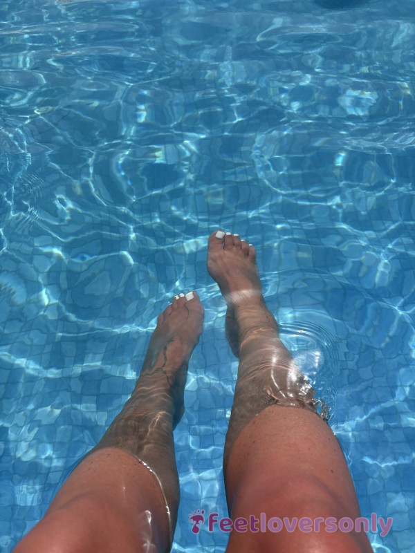 Holiday Feet Happy ❤️‍🔥