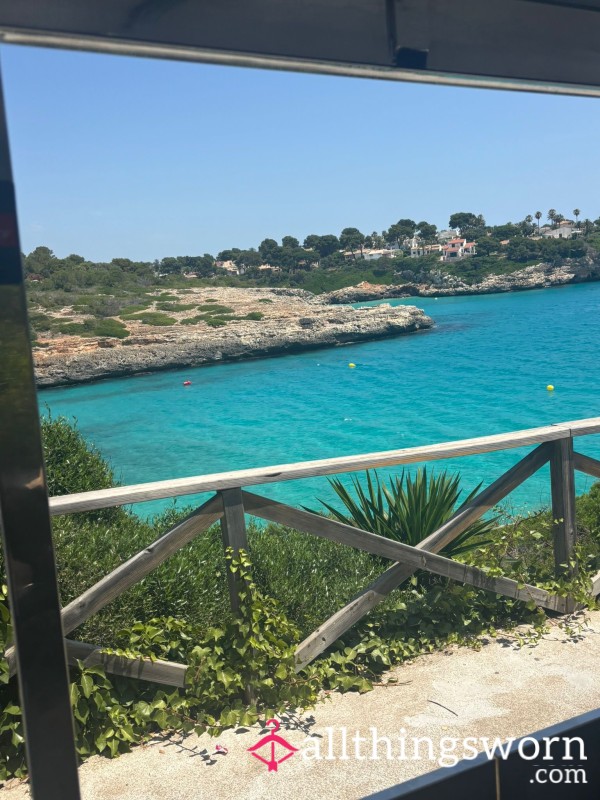 Holiday Feet Pics 🌞