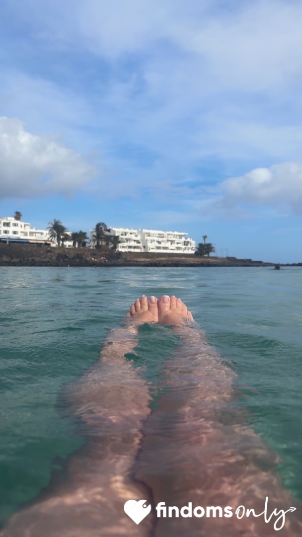 Holiday Foot Clip 😈🇮🇨✈️🦶