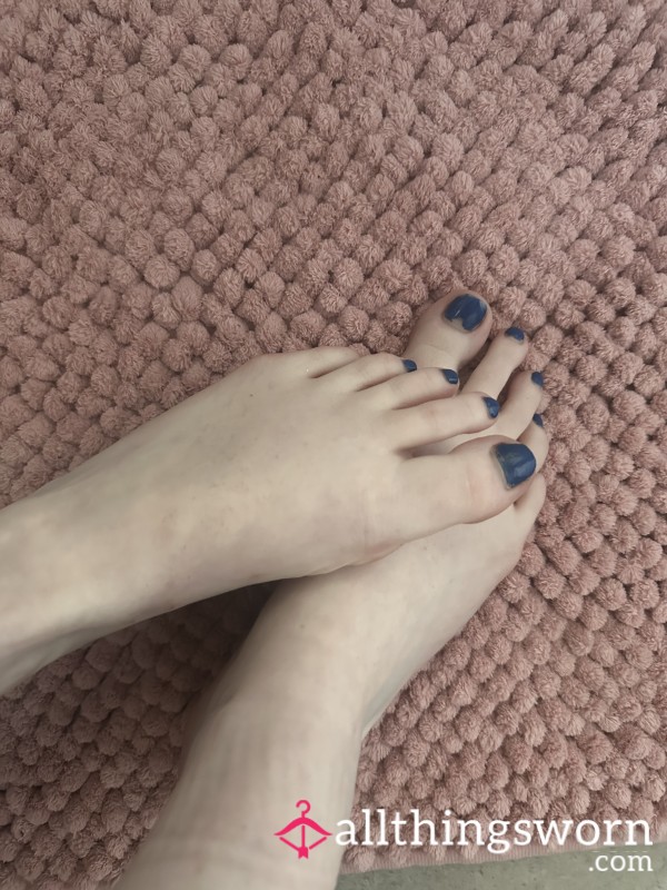 Holiday Toenail Clippings