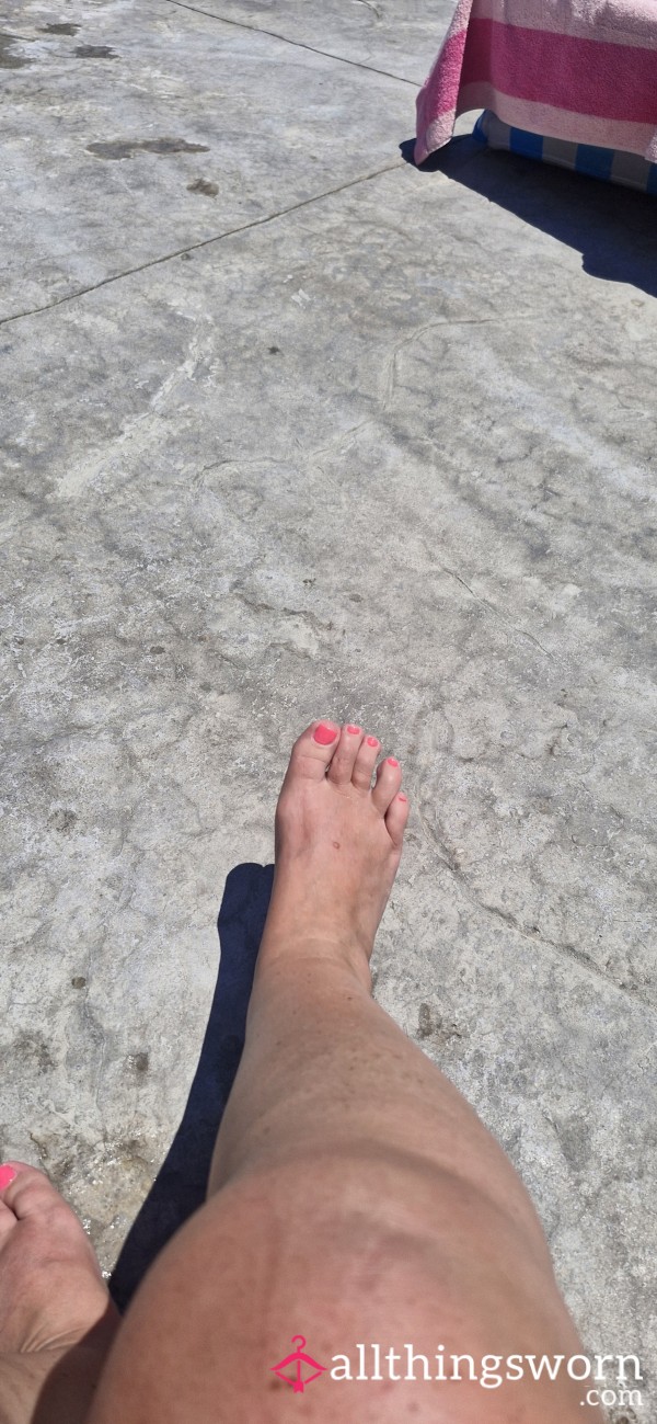 Holiday Toes