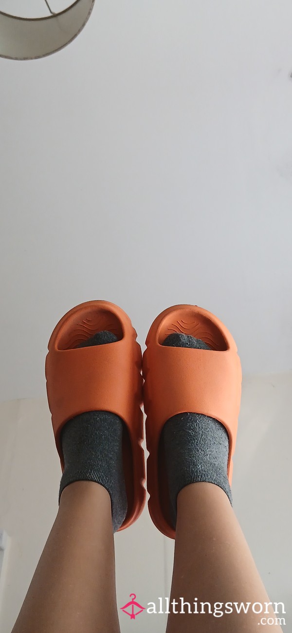 Holiday Worn Sliders