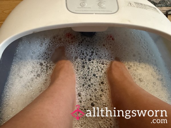 Home Pedicure Including Foot Mask