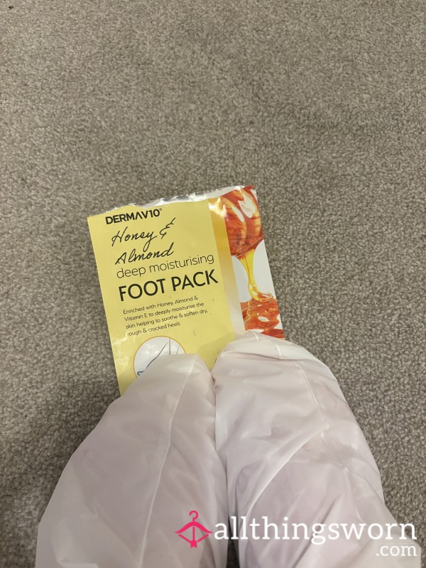 Honey And Almond Foot Mask 🍯