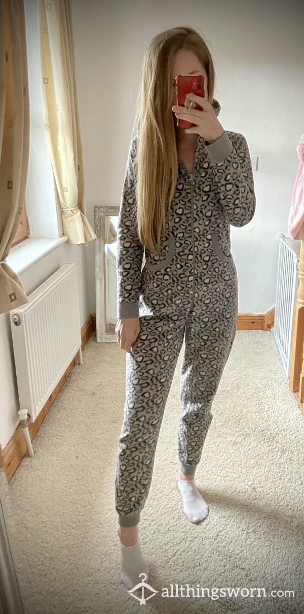 Hooded Onesie & Socks - Enjoy Every Scent My Body Has To Offer 😈💖