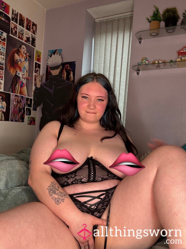 Horny Sl*t LIVE Video Calls