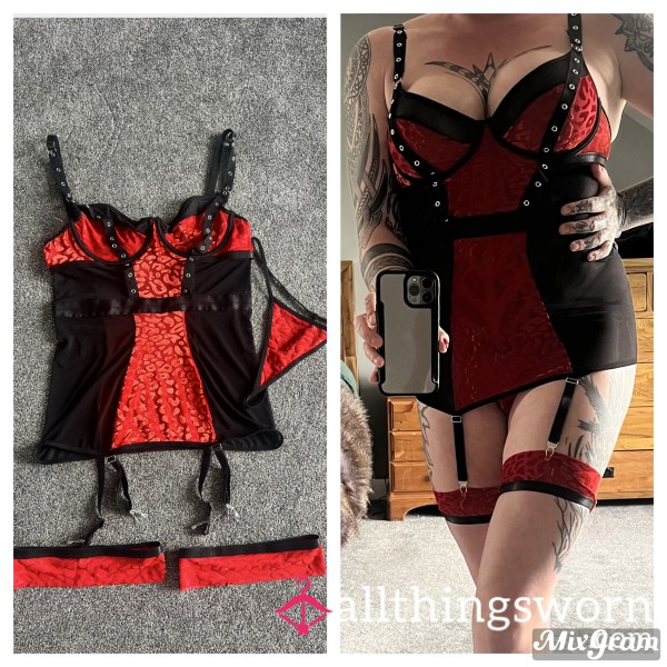 Hot 3 Piece Set, Red And Black - Option To Be Sent Out With Thong Freshly Soaked In Post Orgasm Juices 🥵 Be The First To Taste Me 😈