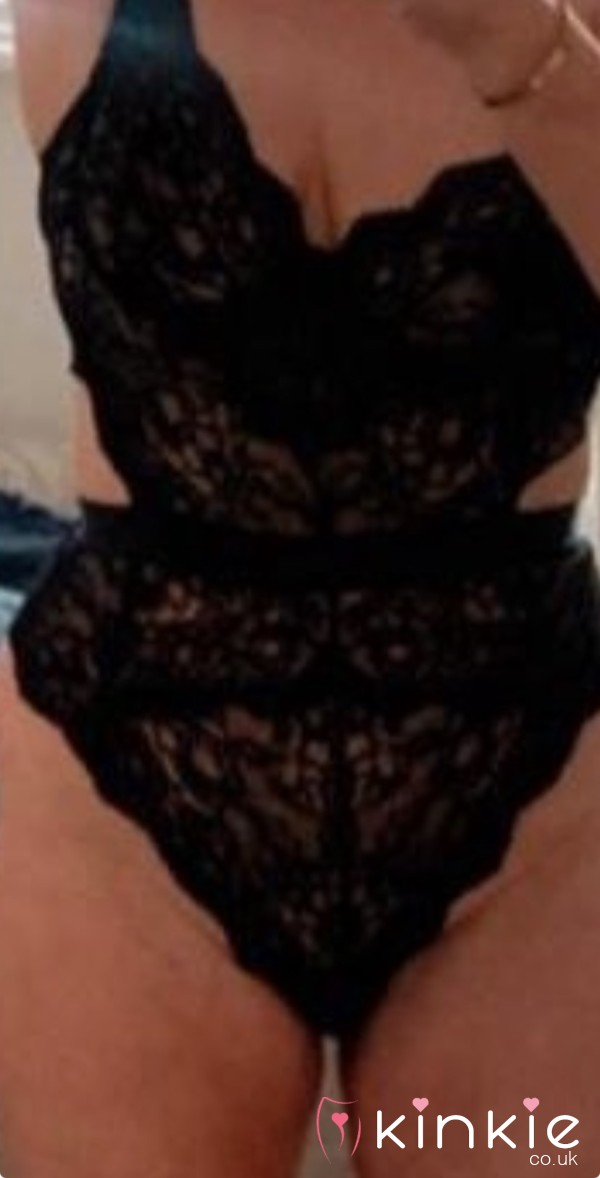 Hot Curves Girlfriend Experience