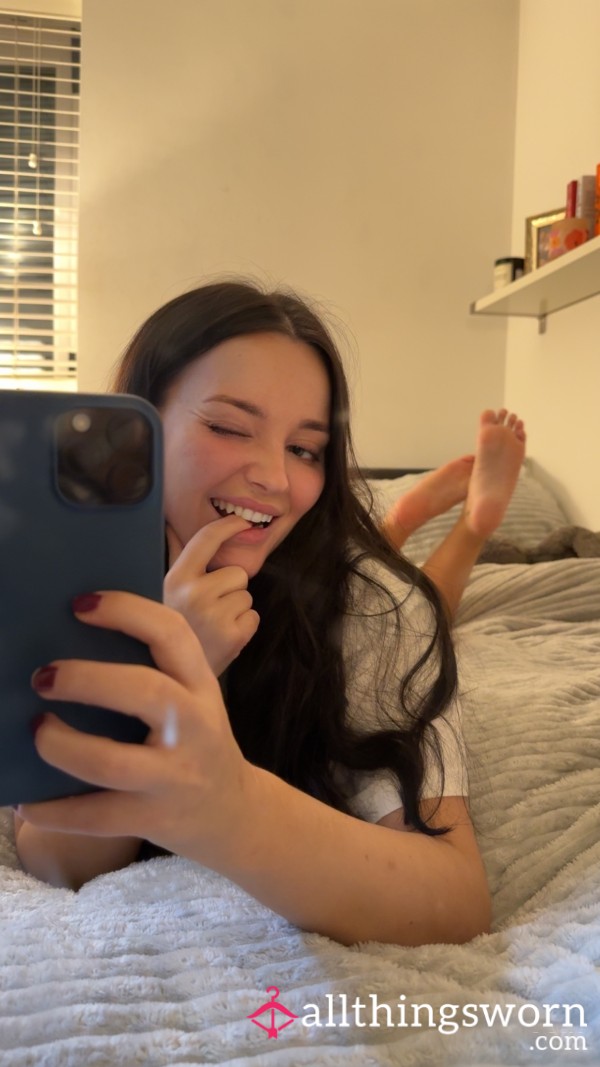 Hot Foot Video In Bed