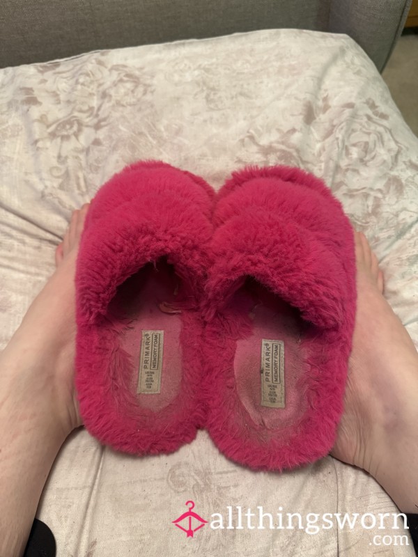 ✨ £20 OFFER✨ Hot Pink Well-worn Fluffy Slippers