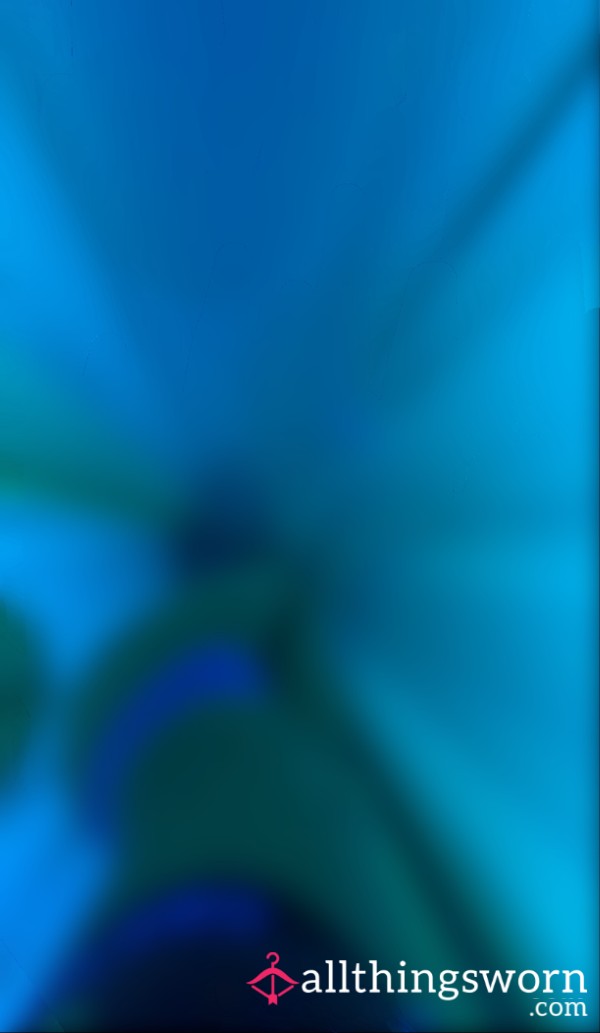 Hot Steamy Sun Bed Pics 🌞