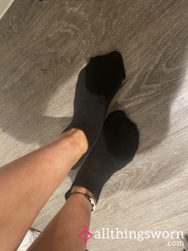 Hot, Sweaty Gym Socks. Free Foot Pic, Worn 3 Days, Including 2 Hard Work Outs 💦