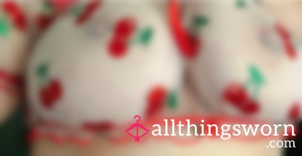 Hot Tits With Pierced Nipples 🥵