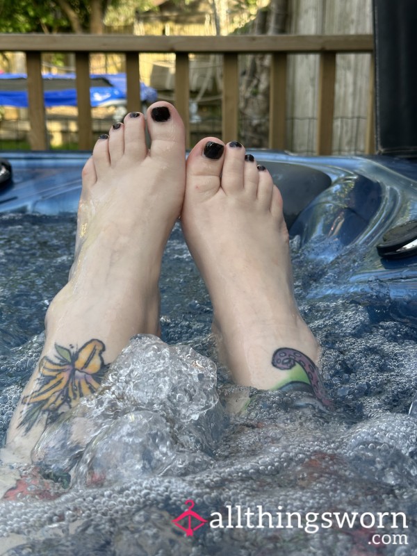 Hot Tub Foot Play 🦶🏻💦