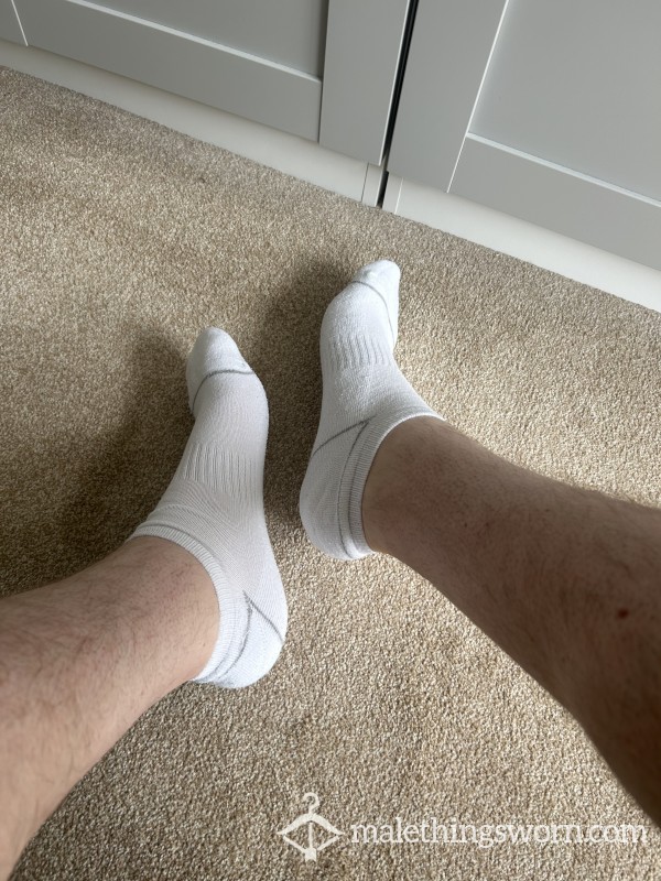 Hot Weather Sweaty Socks 🔥