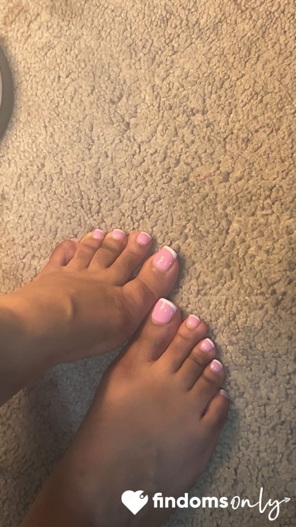 How About You French Kiss My French Tips?💋👣