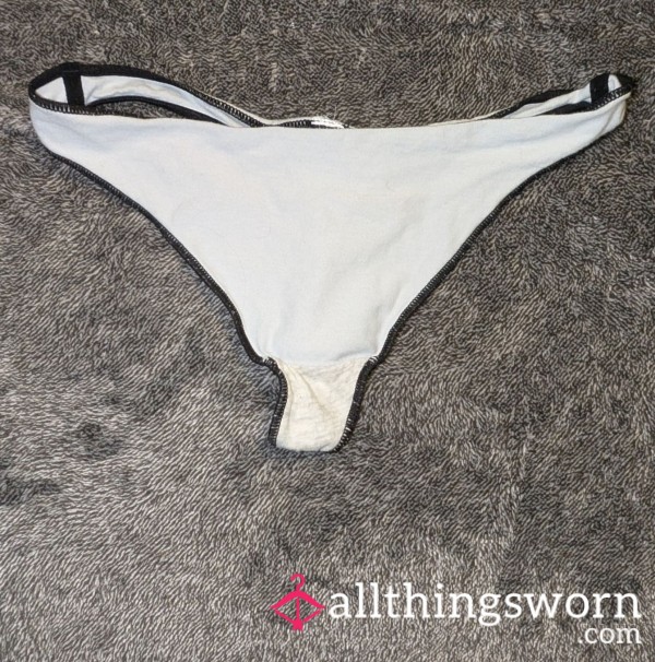 (HS) White & Black Thongs
