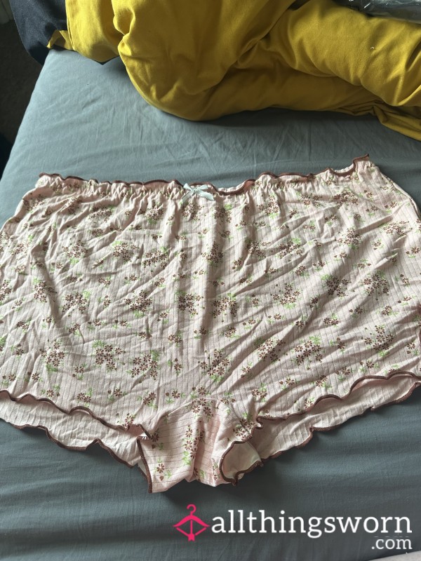 Huge Boy Short Panties 😈 - Light Flor*l